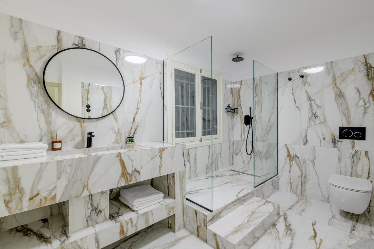 Incomparable Plaka's Luxury Private Pool Apartment