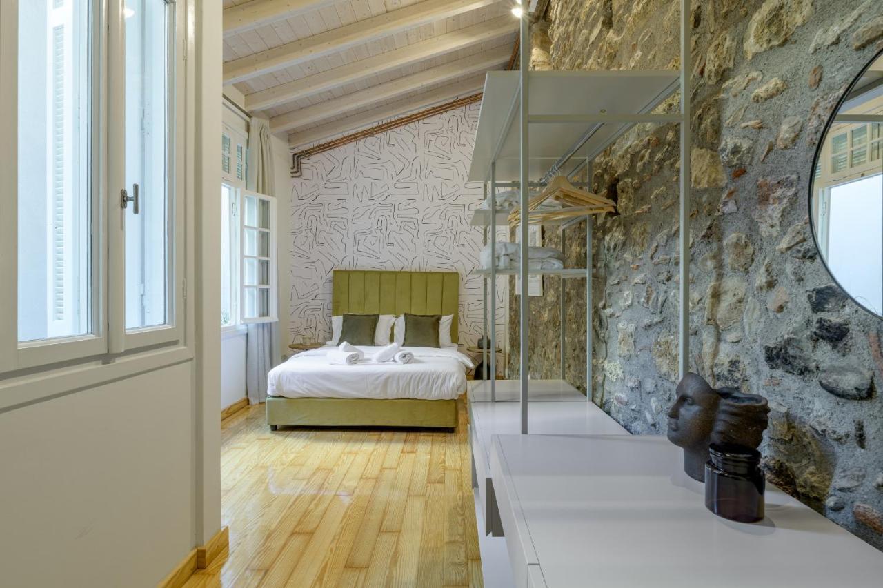 Incomparable Plaka's Luxury Private Pool Apartment