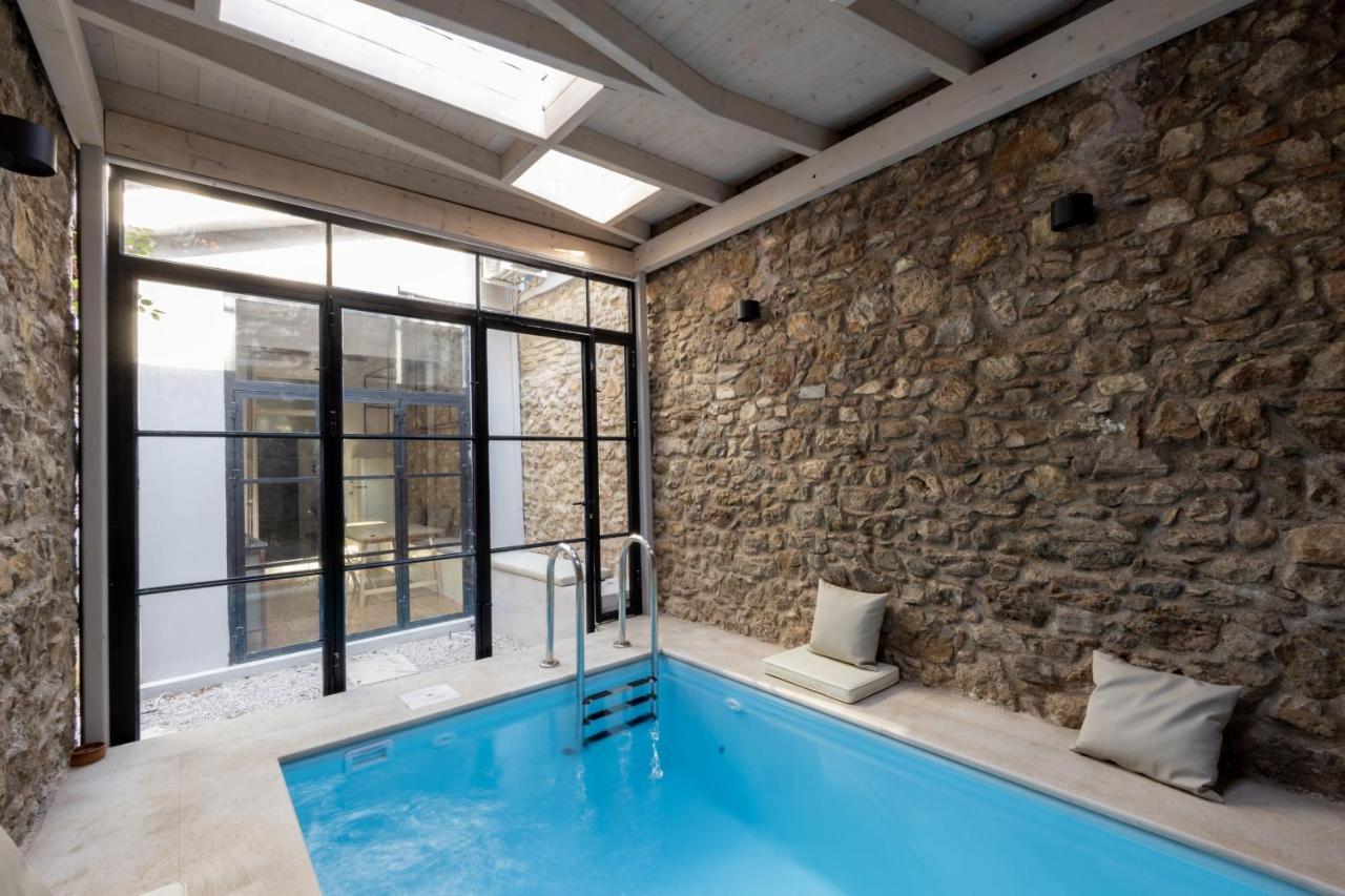 Incomparable Plaka's Luxury Private Pool